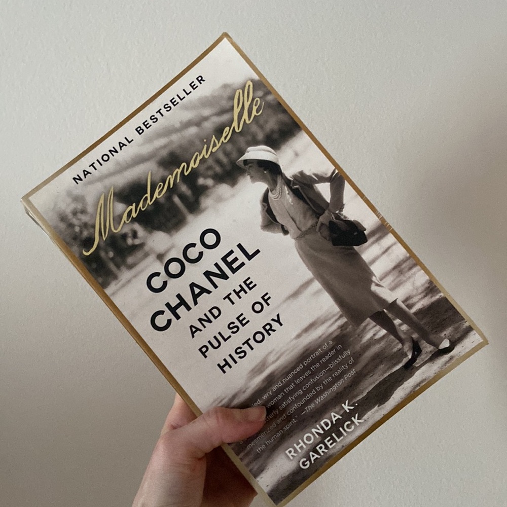 FEB FLASH SALE✨ Brand new Chanel Biography